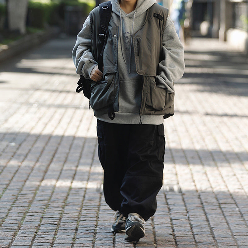 V-NECK TAPE TIGHTENING & ZIPPER PUFFER VEST